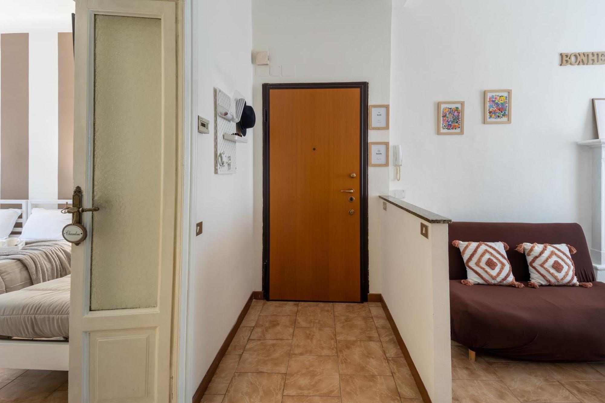 Elegant Near Metro Porta Romana,3 Fermate Subway-stop A Duomo, Wifi-netflix Free Appartement Milan