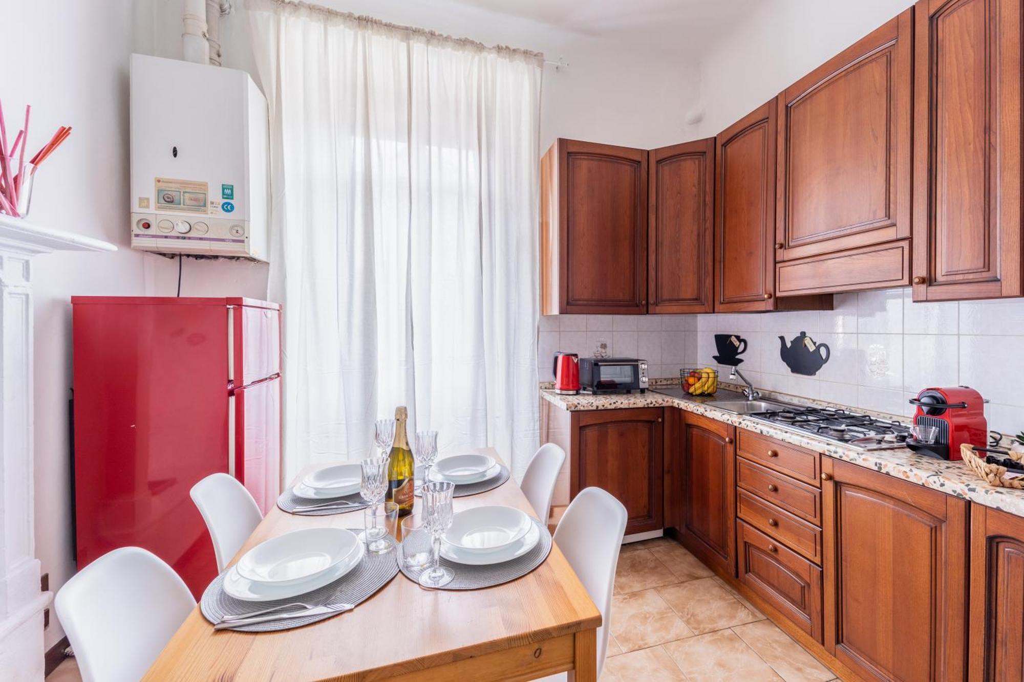 Appartement Elegant Near Metro Porta Romana,3 Fermate Subway-stop A Duomo, Wifi-netflix Free *