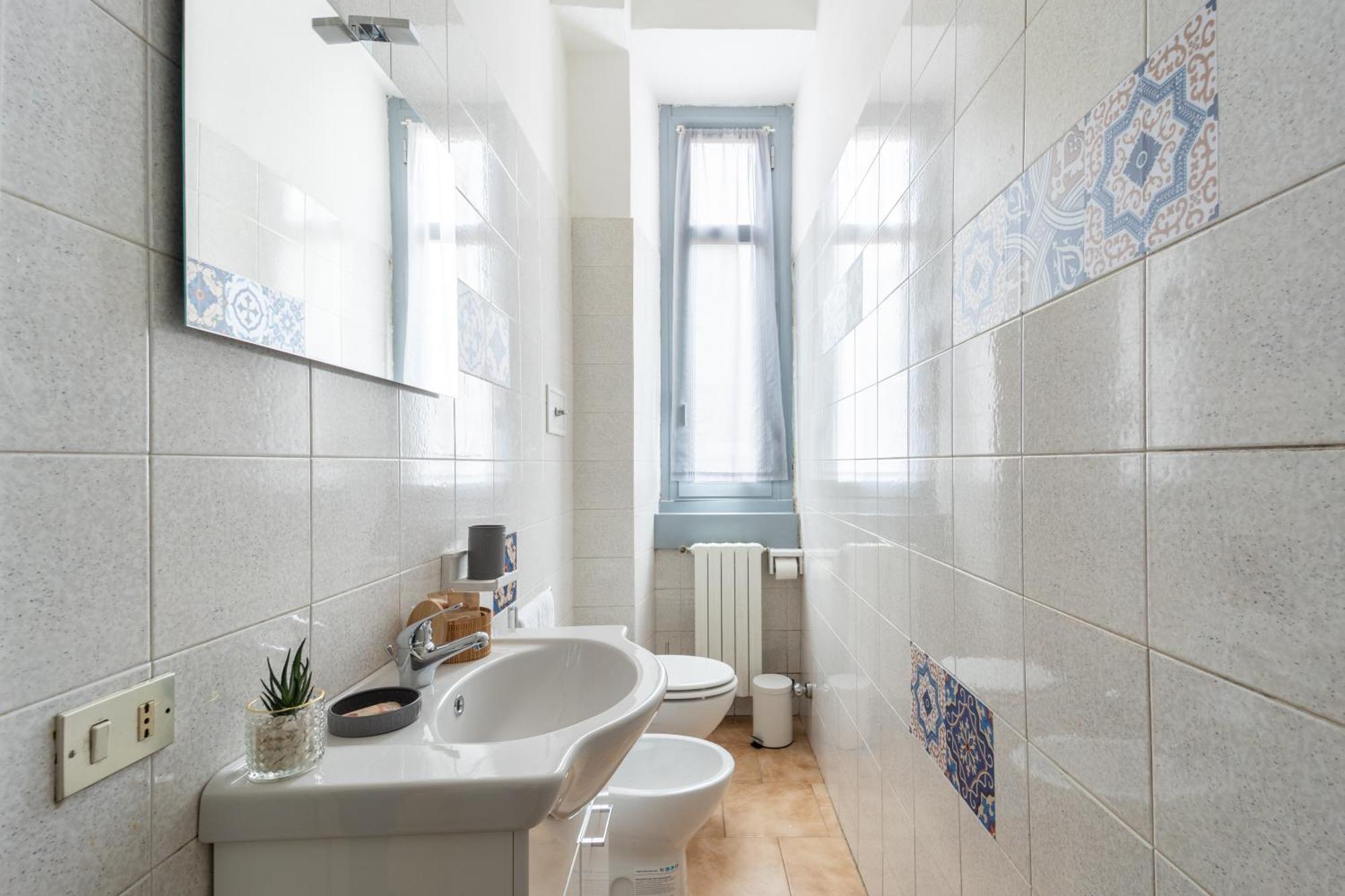 Appartement Elegant Near Metro Porta Romana,3 Fermate Subway-stop A Duomo, Wifi-netflix Free *