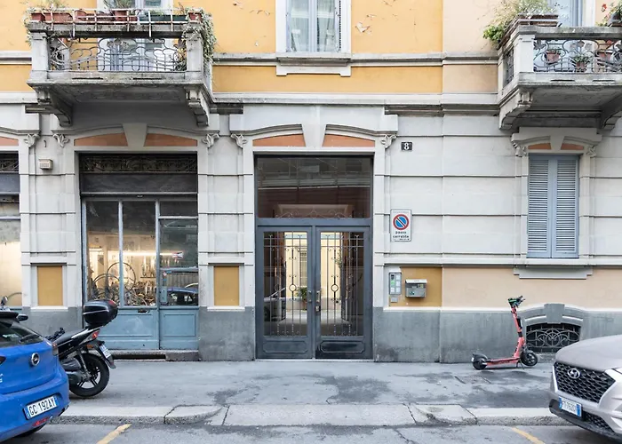 Elegant Apt Near Metro Porta Romana,3 Fermate Subway-Stop A Duomo, Wifi-Netflix Free